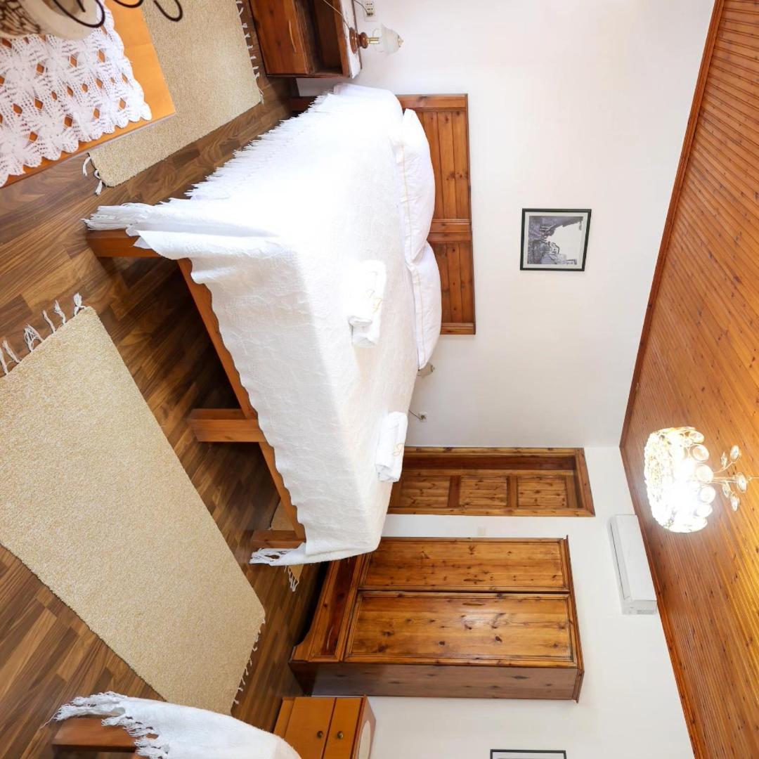 Guest House J.Prifti Berat Ngoại thất bức ảnh