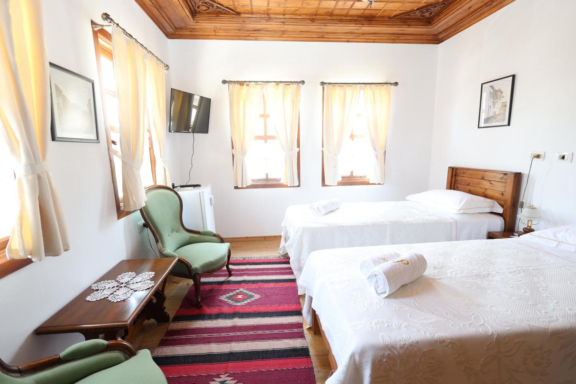 Guest House J.Prifti Berat Ngoại thất bức ảnh