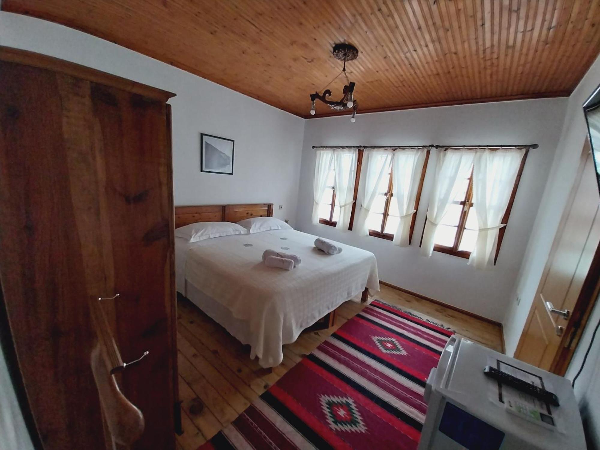 Guest House J.Prifti Berat Ngoại thất bức ảnh