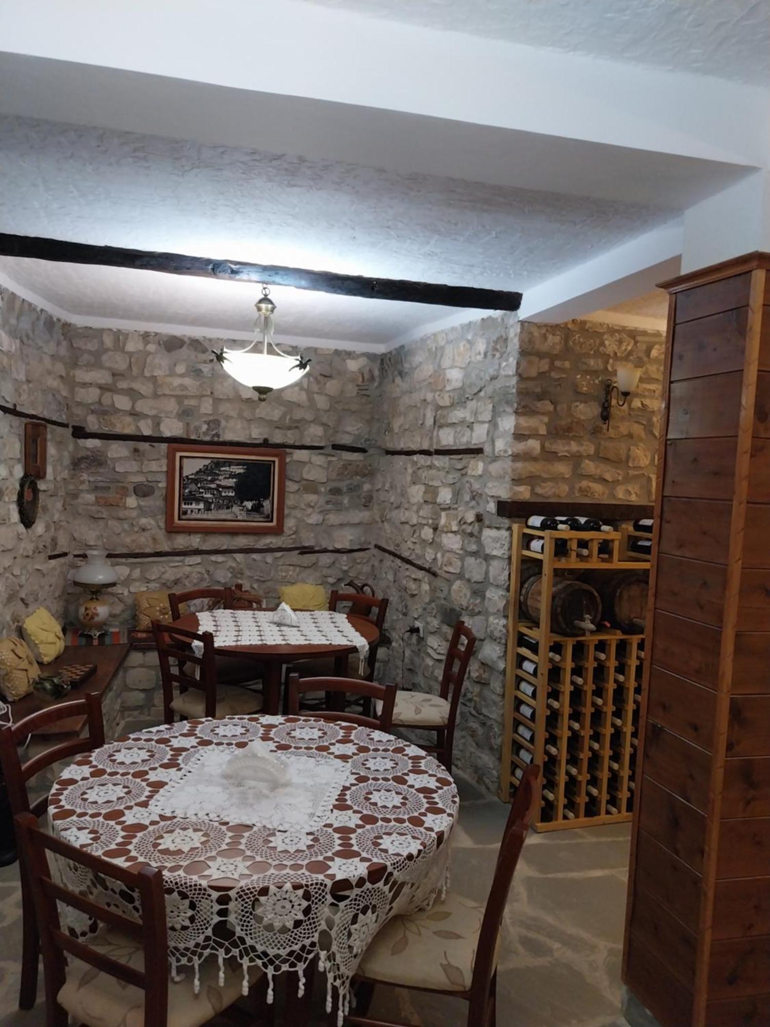Guest House J.Prifti Berat Ngoại thất bức ảnh