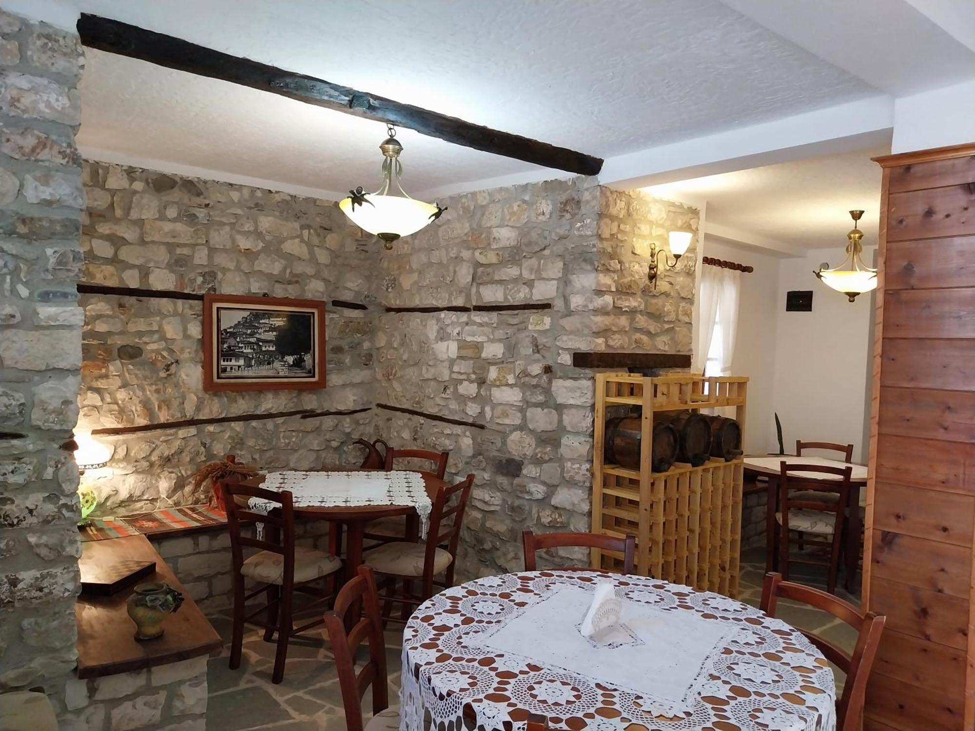 Guest House J.Prifti Berat Ngoại thất bức ảnh
